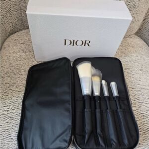 Brand new Dior backstage 4 pcs brush set and Black Cosmetic bag gwp